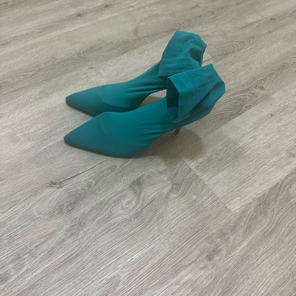 Teal Sock Pump - Picture 3 of 4